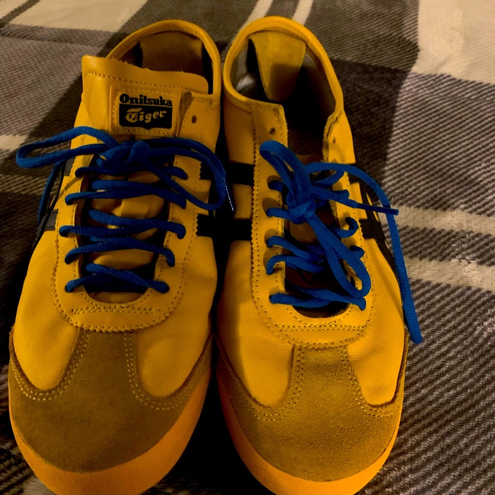 ASICS Onitsuka Tiger.